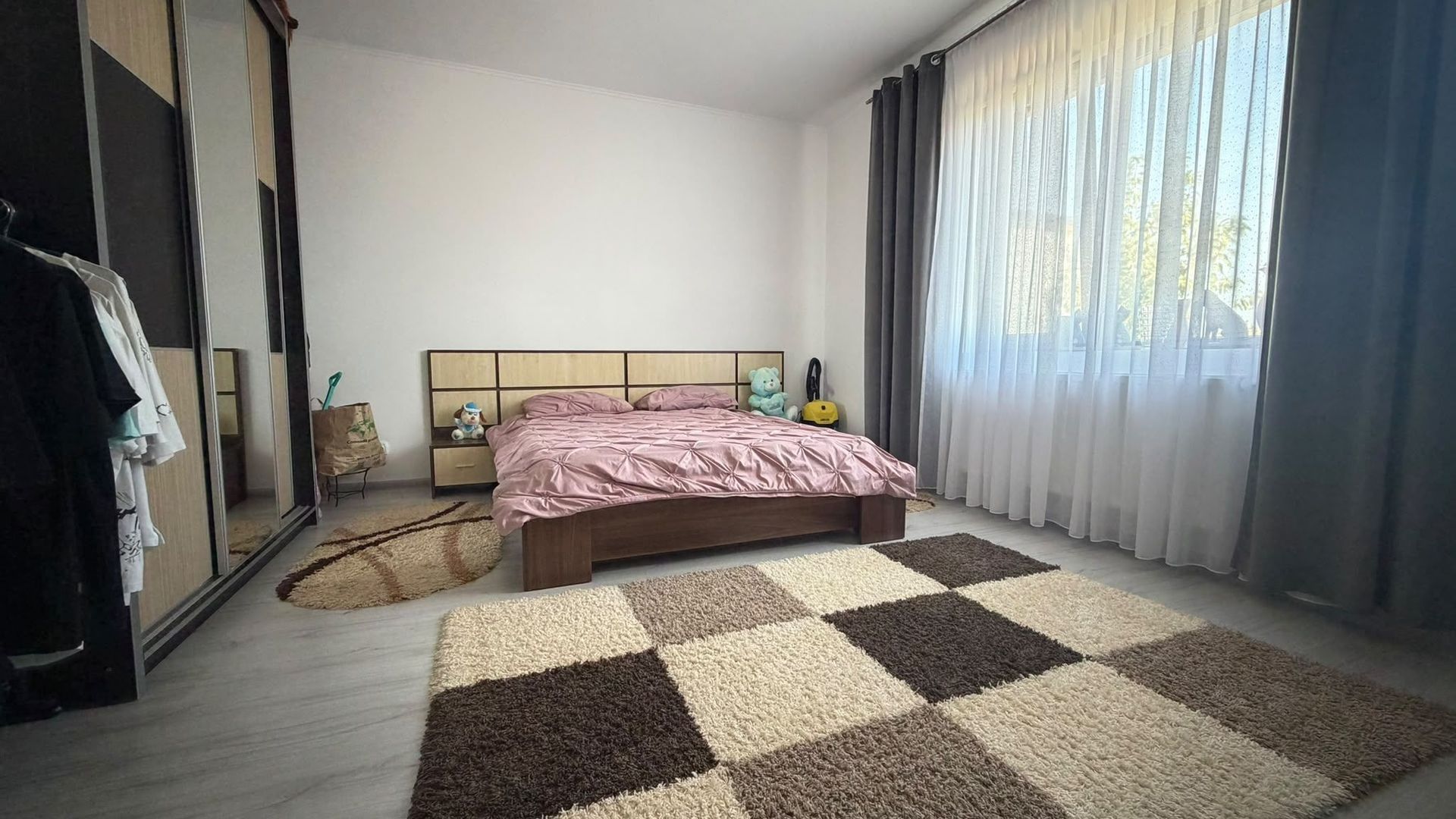CASĂ INDIVIDUALĂ  DOMNESTI I COMPLEX PRIVAT | TEREN 430 MP | MOBILATĂ ȘI UTILATĂ - Poză 9