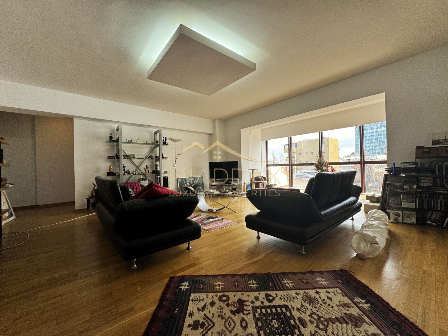 Apartament Elegant de Închiriat – 5 Camere/ 3 Băi, *Arcul de Triumf* - Poză 26