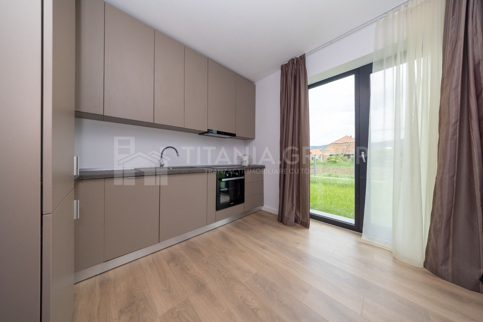 Casa individuala 4 camere, teren de 596 mp, partial mobilata, Cristian - Poză 11