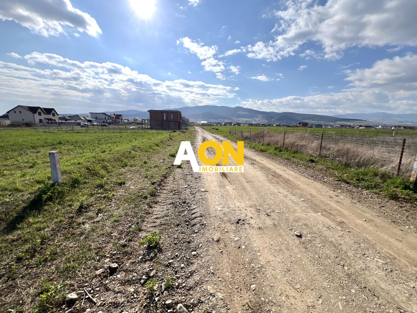Teren cu Proiect pentru Duplex, toate utilitatile, 491MP - Poză 2