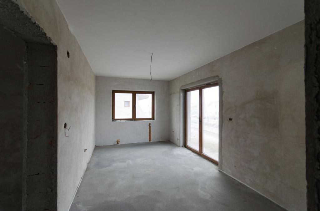 Casă individuală cu 5 camere în Vladimirescu - Poză 8