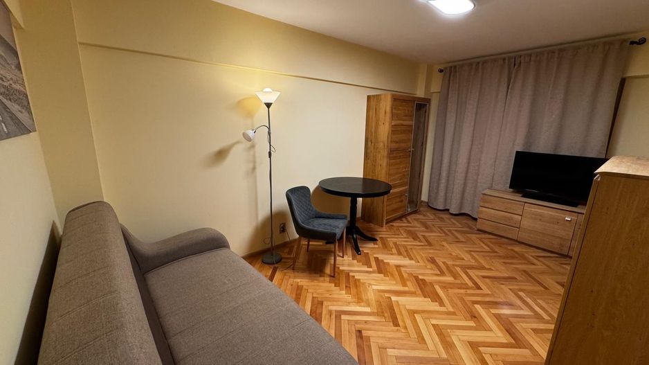 Garsoniera Centrul Civic bloc de apartamente - Poză 1