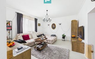 Casă renovată în localitatea Comănești, Arad - Poză 3