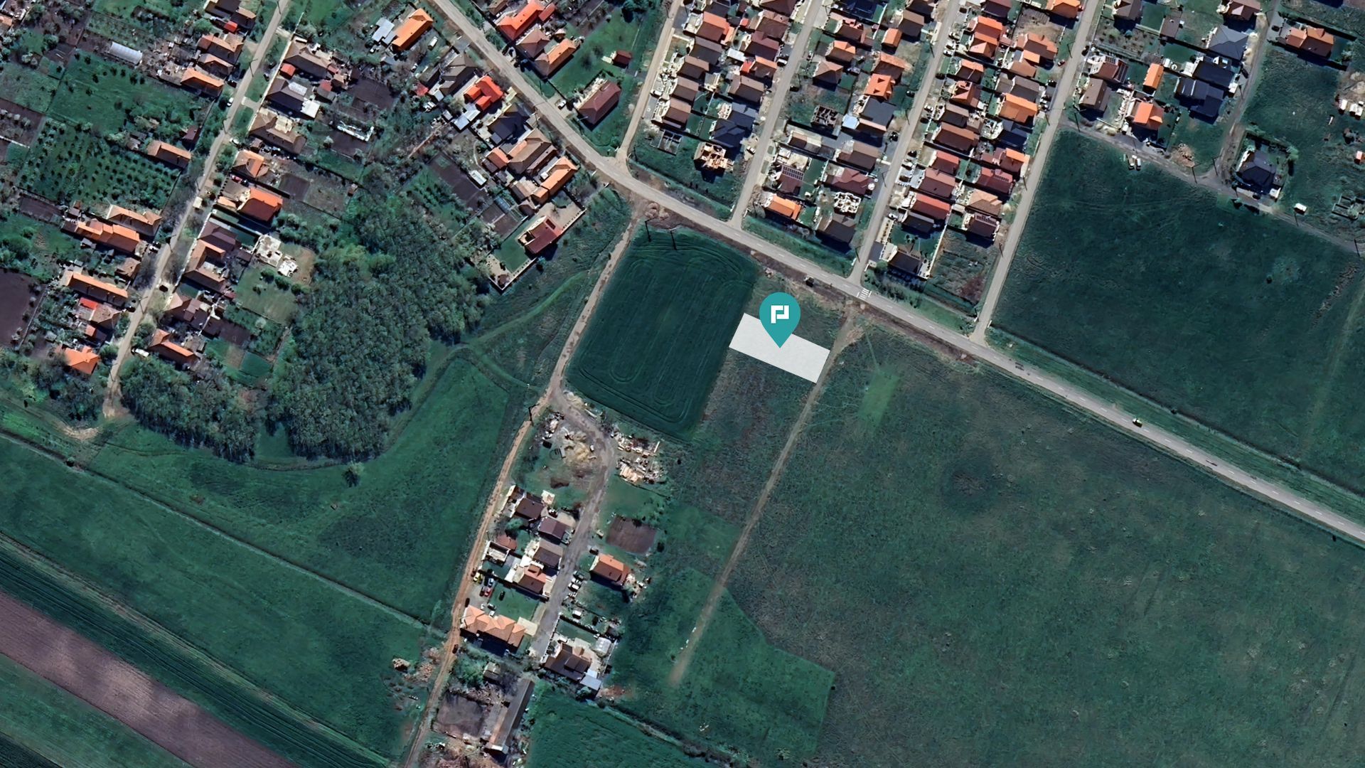 Loc de casa de 470 mp în Livada - Poză 1