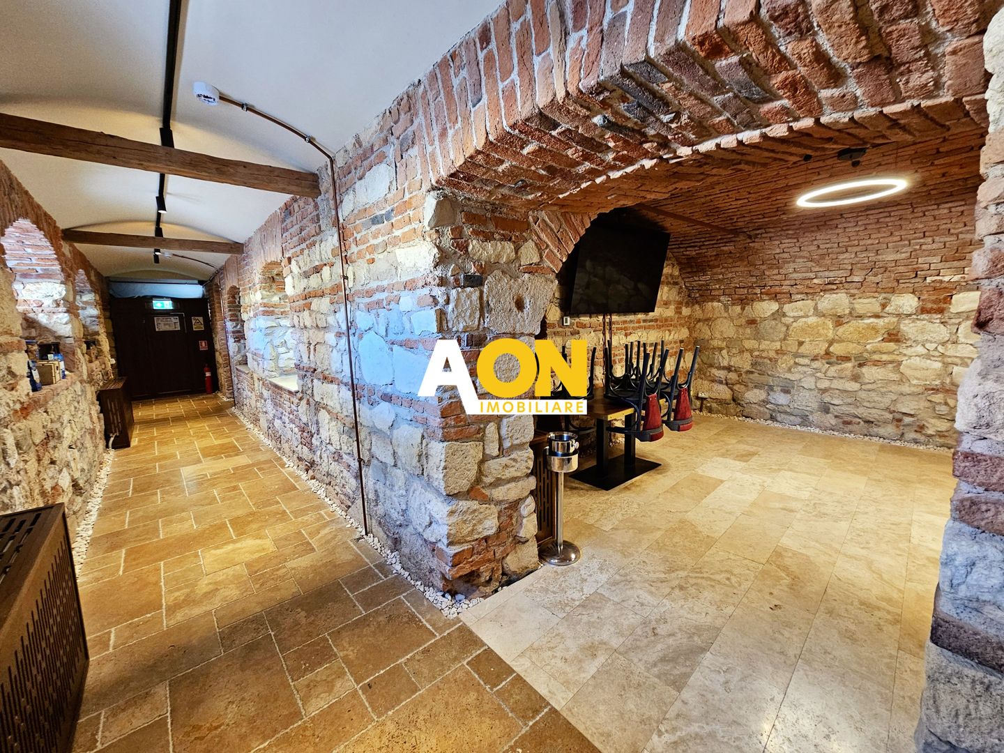 Clădire istorică ultracentrală, PUB + 13 birouri, S+P+M, renovată 2024 - Poză 10