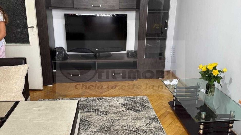 Închiriez apartament cu 2 camere Podu Ros 400 euro - Poză 4