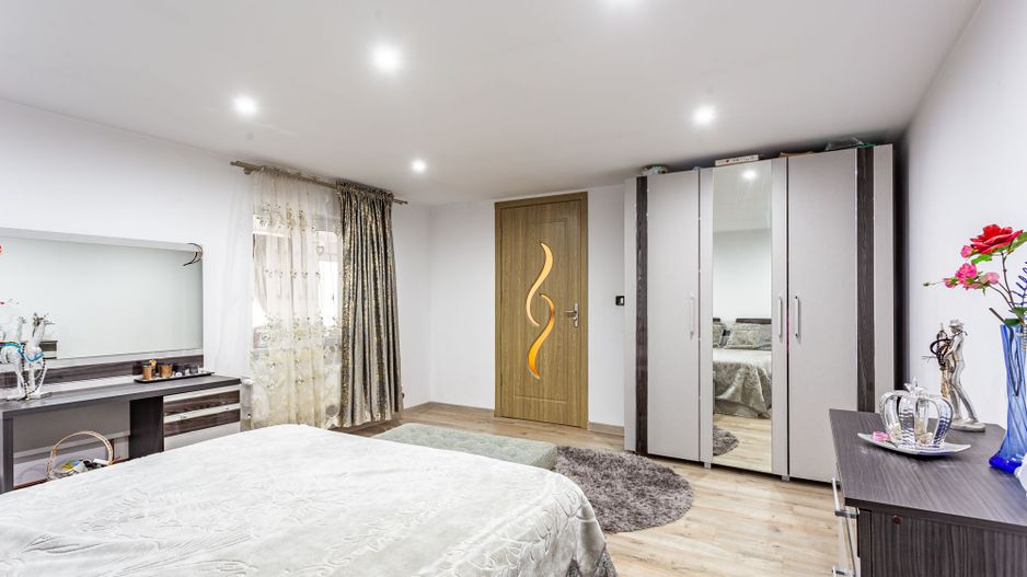 Casă individuală cu teren generos pe colț, în Gai - Poză 8