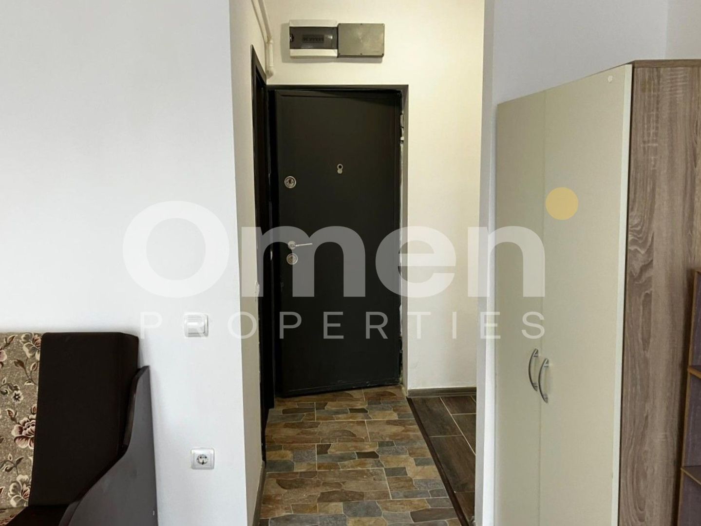 Garsonieră de vânzare, parter, 22 mp, mobilată și finisată – zona Nucului - Poză 3