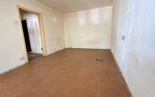 3 camere | Etaj 1 | 2 băi | 2 debarale | Decomandat | Zona Vitan - Poză 2