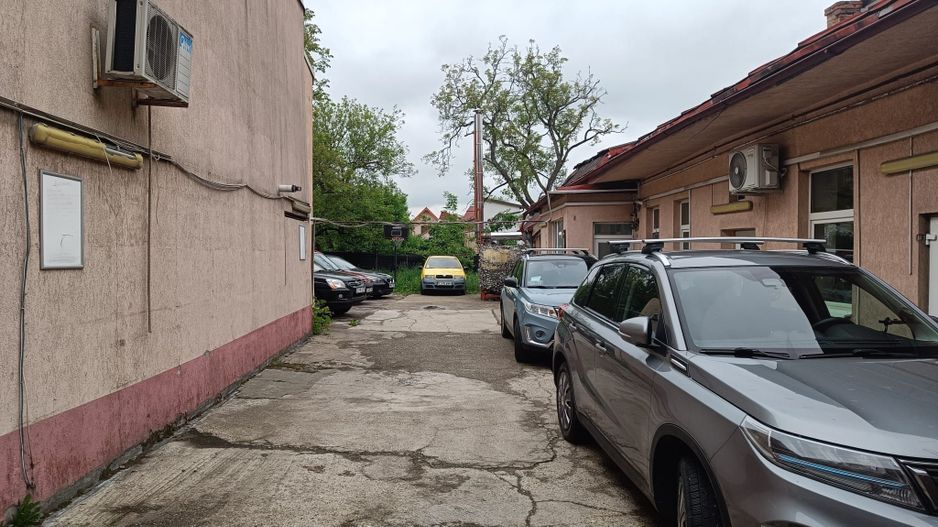 Spatiu de birou la casa cu parcari - Poză 8
