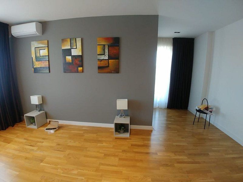 Apartament in imobil nou, suprafata generoasa, dressing, parcare - Poză 13