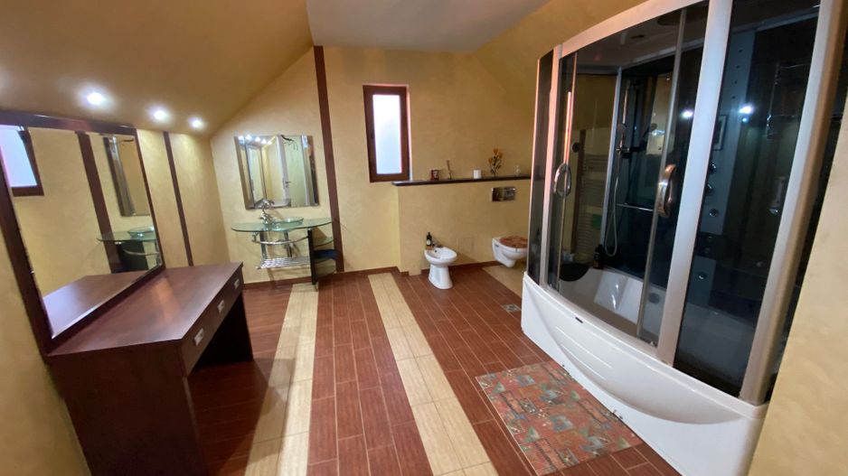 Duplex spațios cu garaj - Poză 7