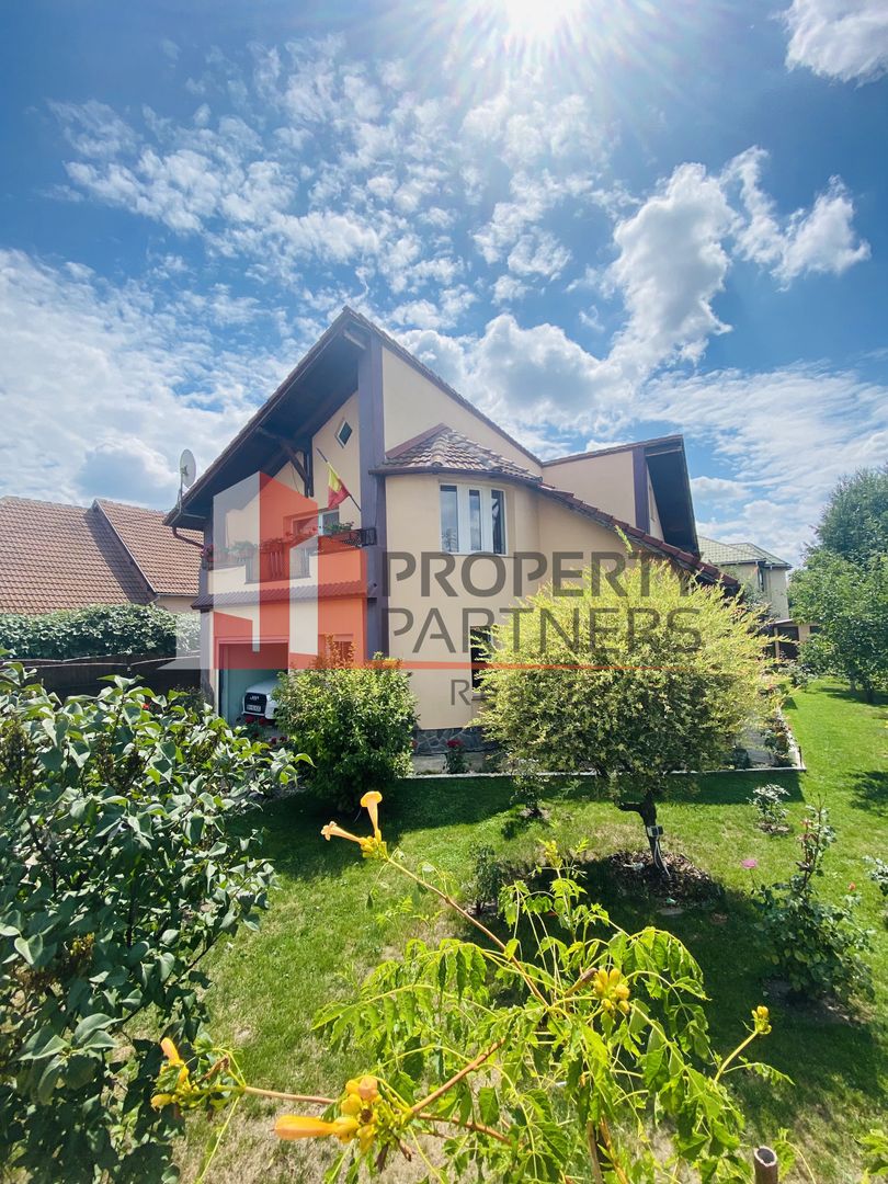 Casa deosebita Ghimbav - Poză 1