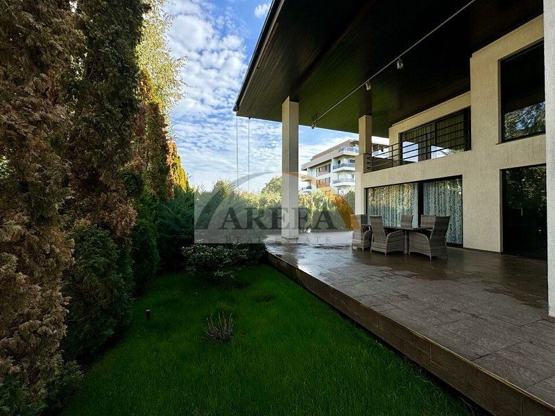 Vila lux de vanzare in cel mai dorit complex din Erou Iancu Nicolae-locatie rara - Poză 35