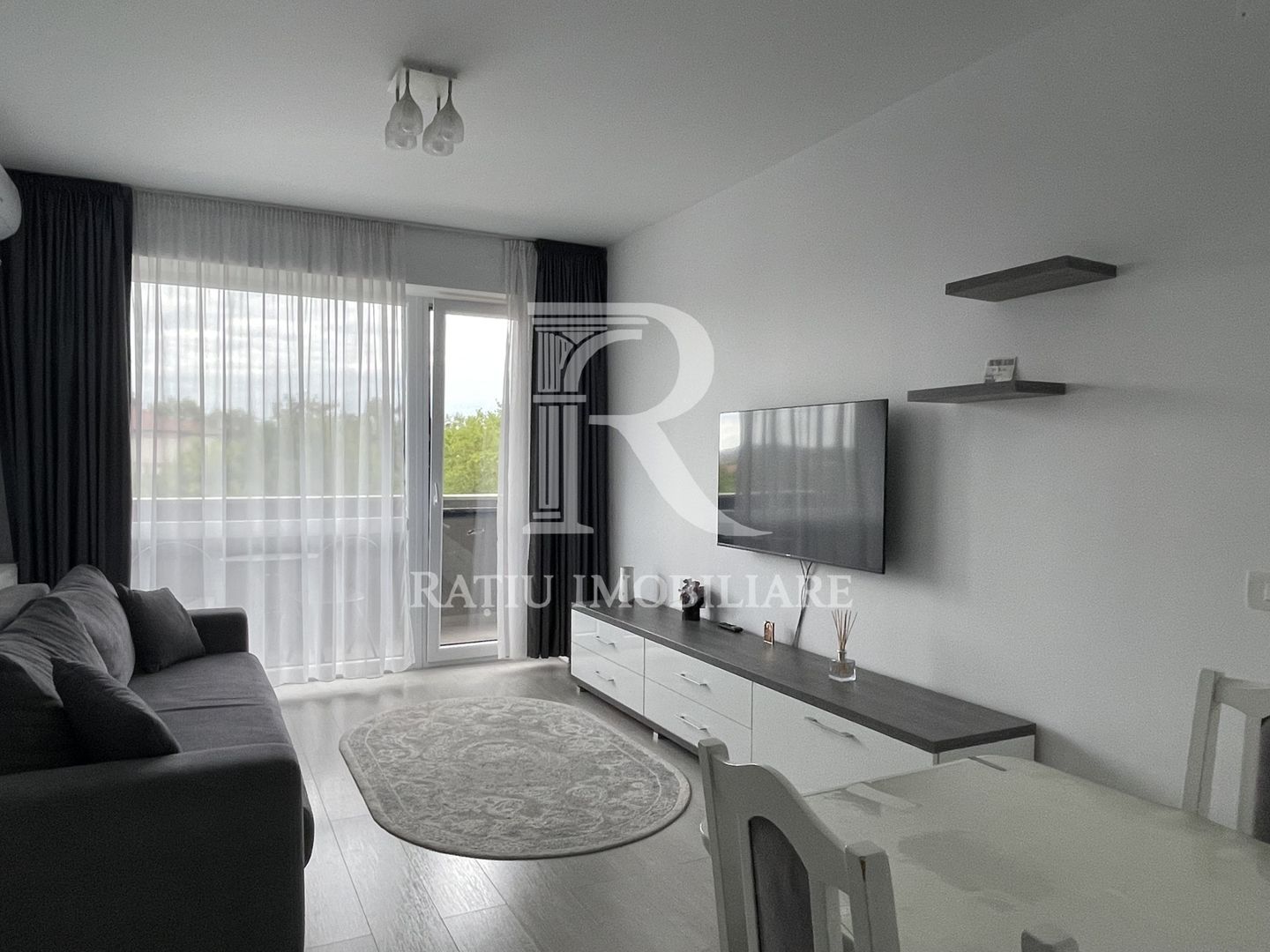 Apartament cu 3 camere | Parcare | Etaj 2 | Universitatii | Oradea - Poză 1