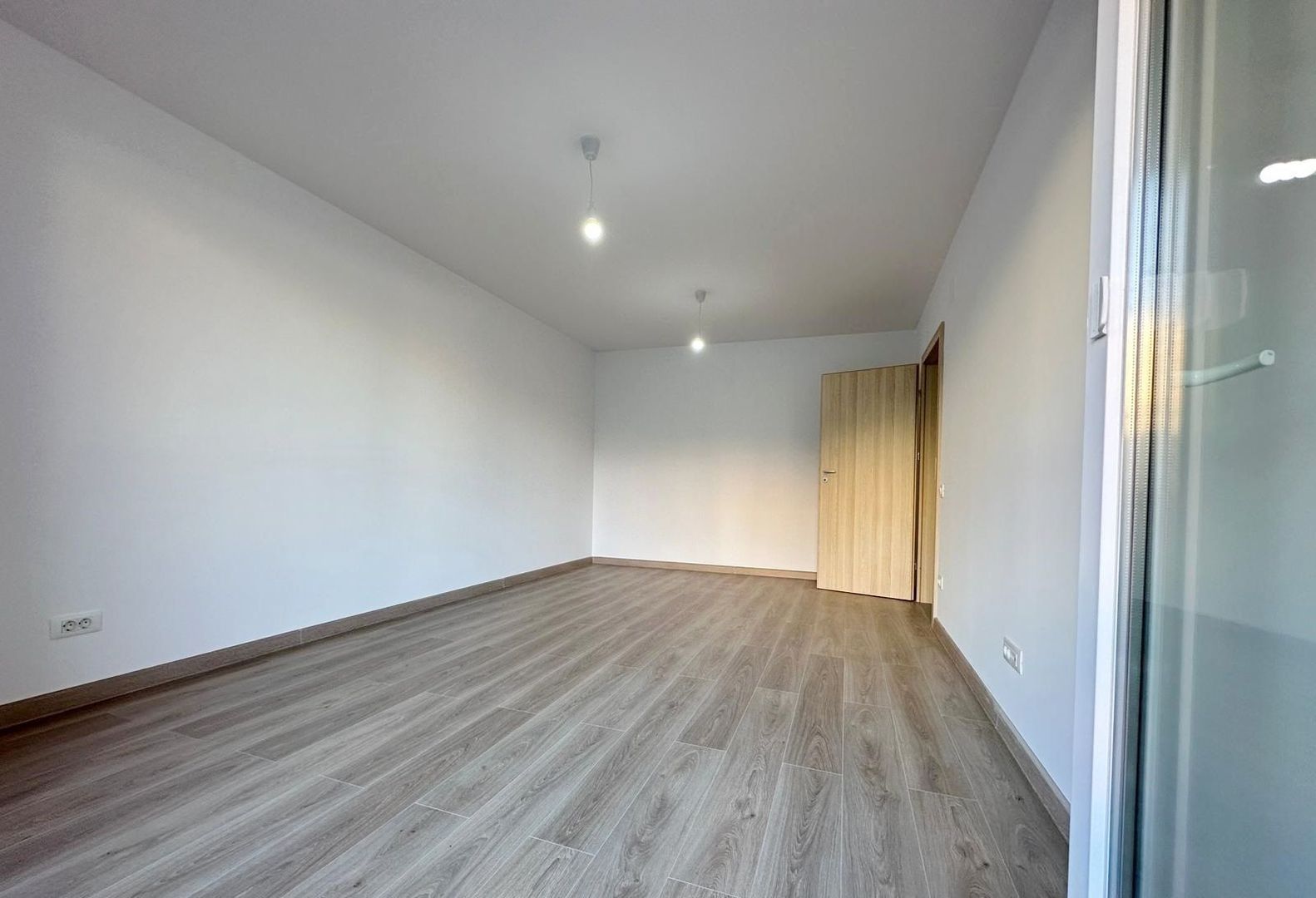 Vindem apartament 2 camere open space Urban Plaza - Poză 7