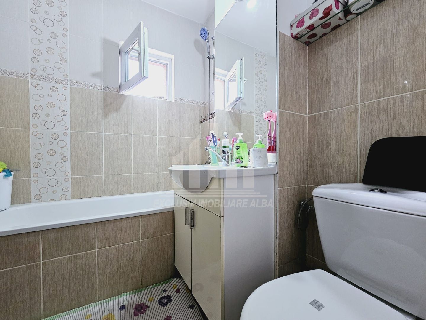 Apartament cu 3 camere decomandate, Cetate - Poză 9