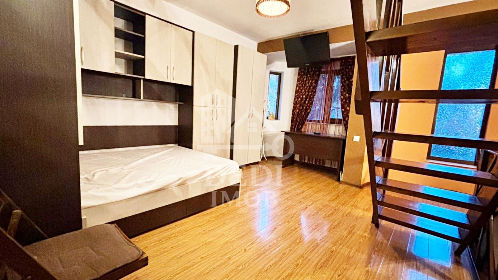 Apartament cu 2 camere de inchiriat zona Ultracentral, Oradea - Poză 1