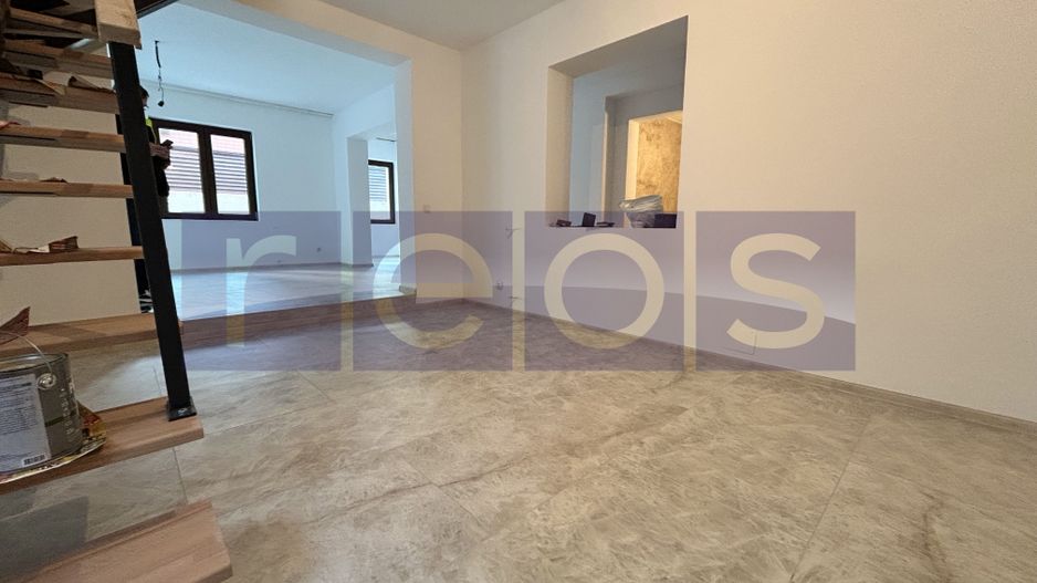 VANZARE VILA 7 CAMERE P+M | ZONA HERASTRAU - Poză 1