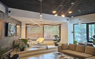 Spațiul deosebit pentru , showroom,  reprezentanță,  office - Poză 1