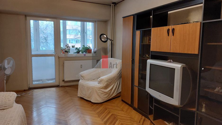 Apartamentul "POLIRAN", Rahova-Liceul Bolintineanu, bloc stradal, vedere mixta - Poză 1