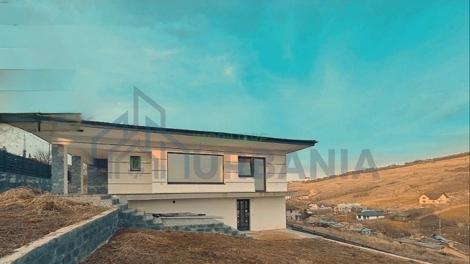 Casa si gradina terasata Rediu 265000 € - Poză 1