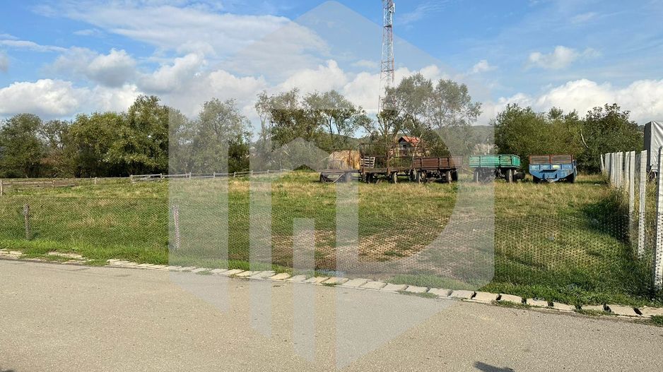 Teren 30x50 | Utilitati | Cristian | Zona de case - Poză 1