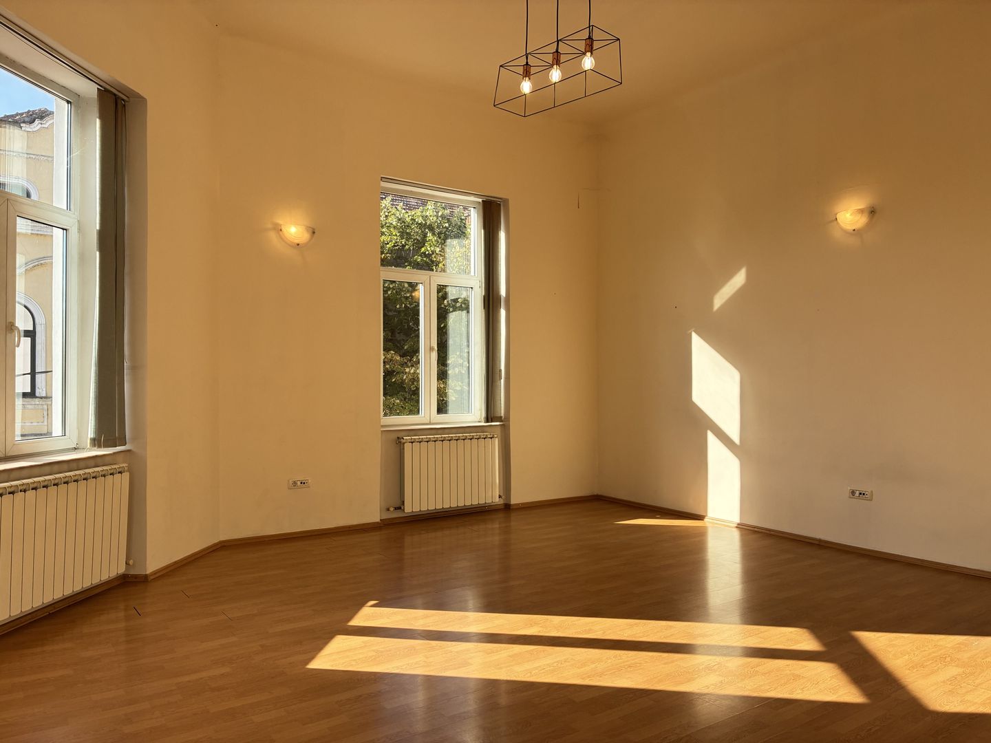 Apartamnet ultracentral de vanzare in Oradea - Poză 12