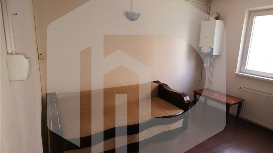 Garsoniera - Etaj 1 - Mobilata si Utilata - Broscarie - Poză 2