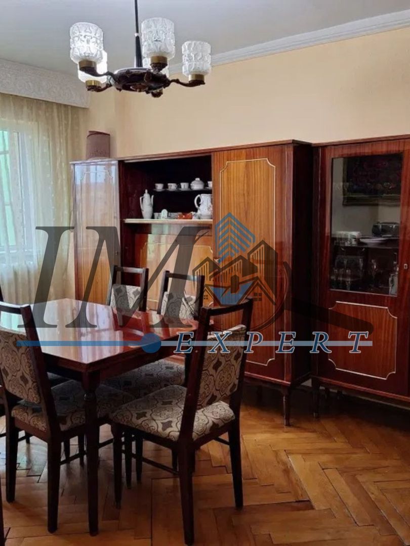 Apartament 3 camere suprafata 75 mp zona Cetate Piata et. 3 - Poză 2