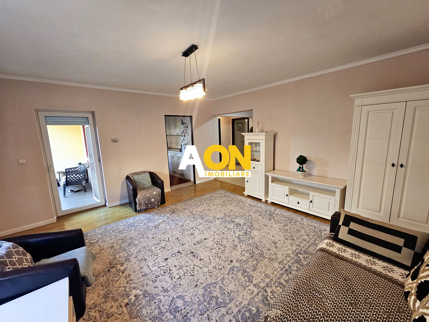 Apartament 3 camere, 75 mp utili, cu terasa 48 mp, boxa 23 mp, Cetate - Poză 3