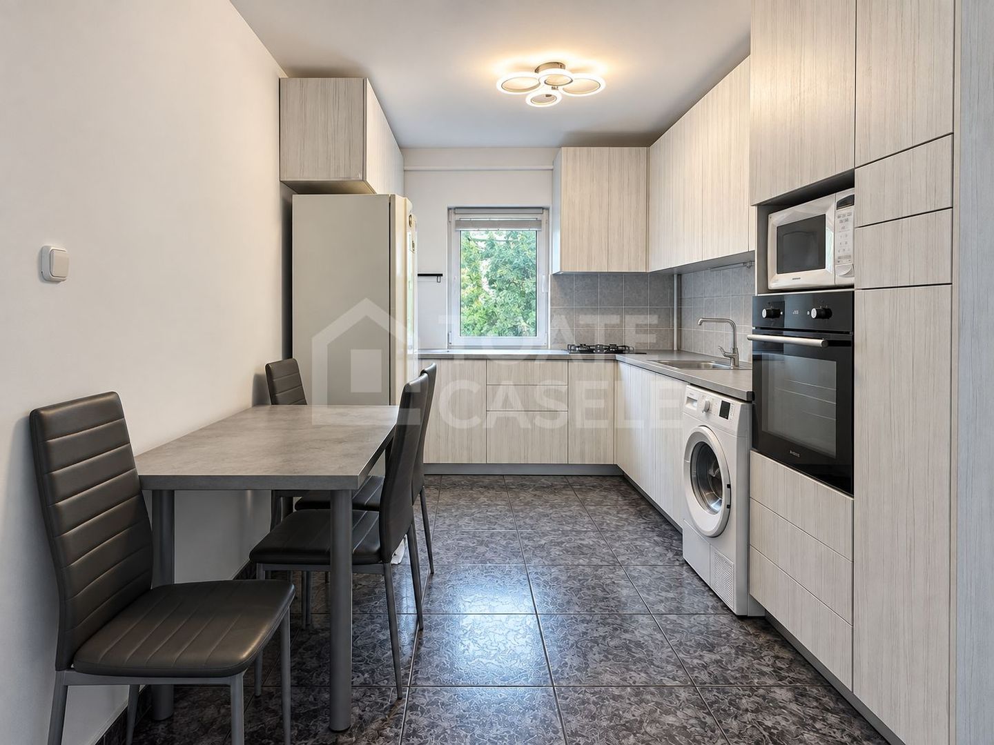 Apartament 4 camere | etaj intermediar | Plopilor - Poză 1