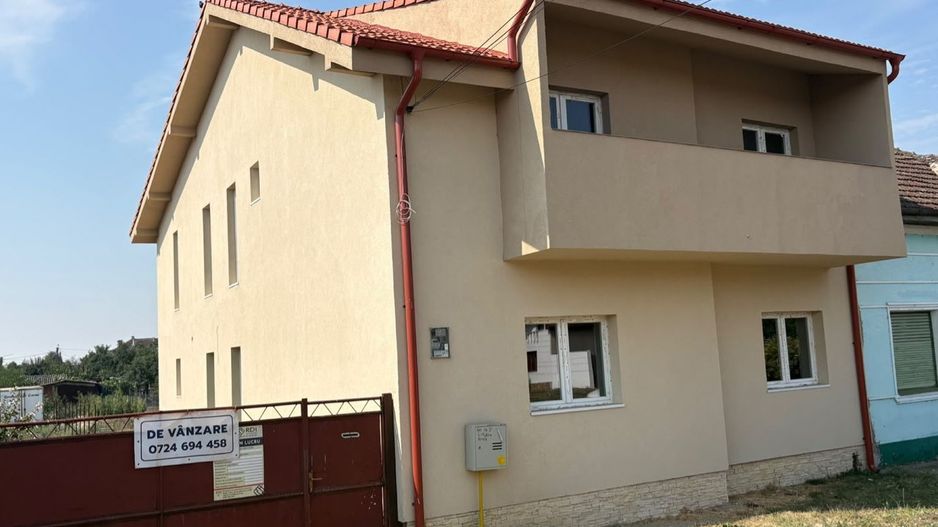 Casă nouă cu etaj semifinalizată, zonă liniștită în Aradul Nou - Poză 1