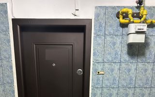 Apartament 3 camere, Decomandat. Bld. Al. Obregia, zona Vatra Dornei. - Poză 9