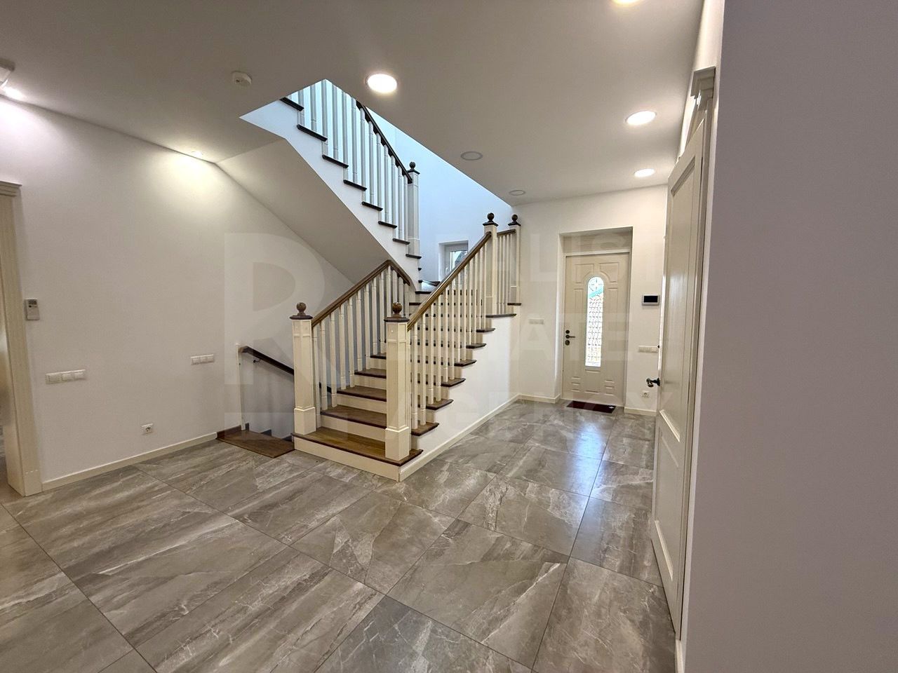 Chirie, casă, 5 camere, str. Frumoasa, Centru - Poză 4