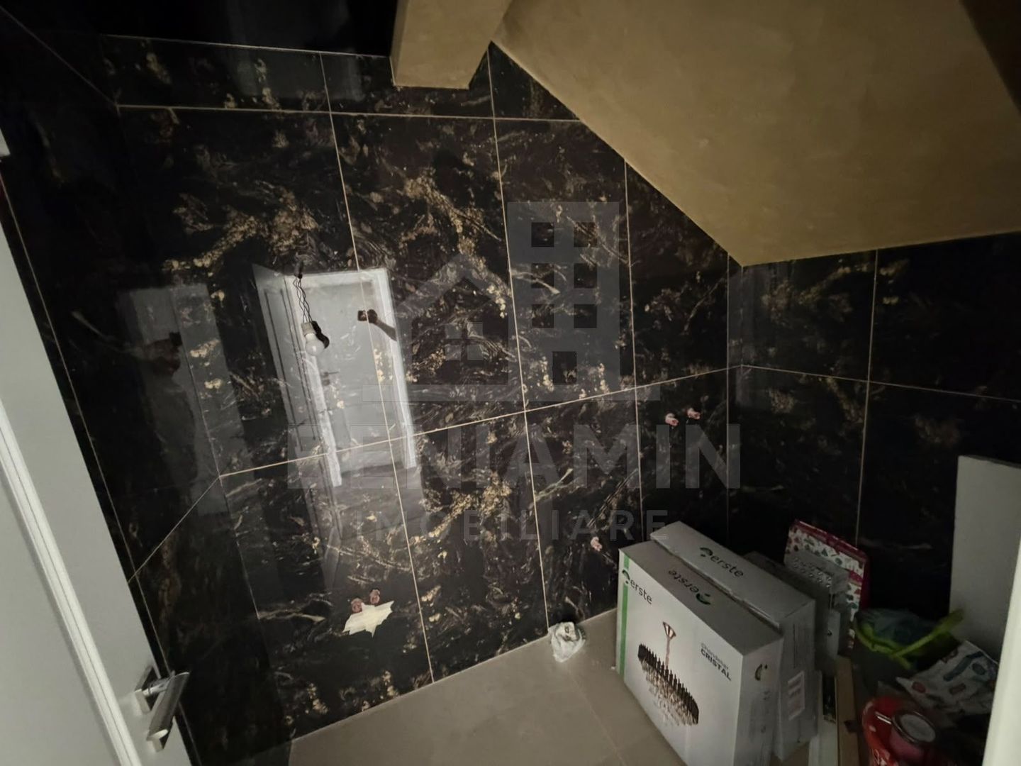 Casa 3 dormitoare-3 bai-Bariera Valcii-Moderna-toate utilitatile - Poză 10