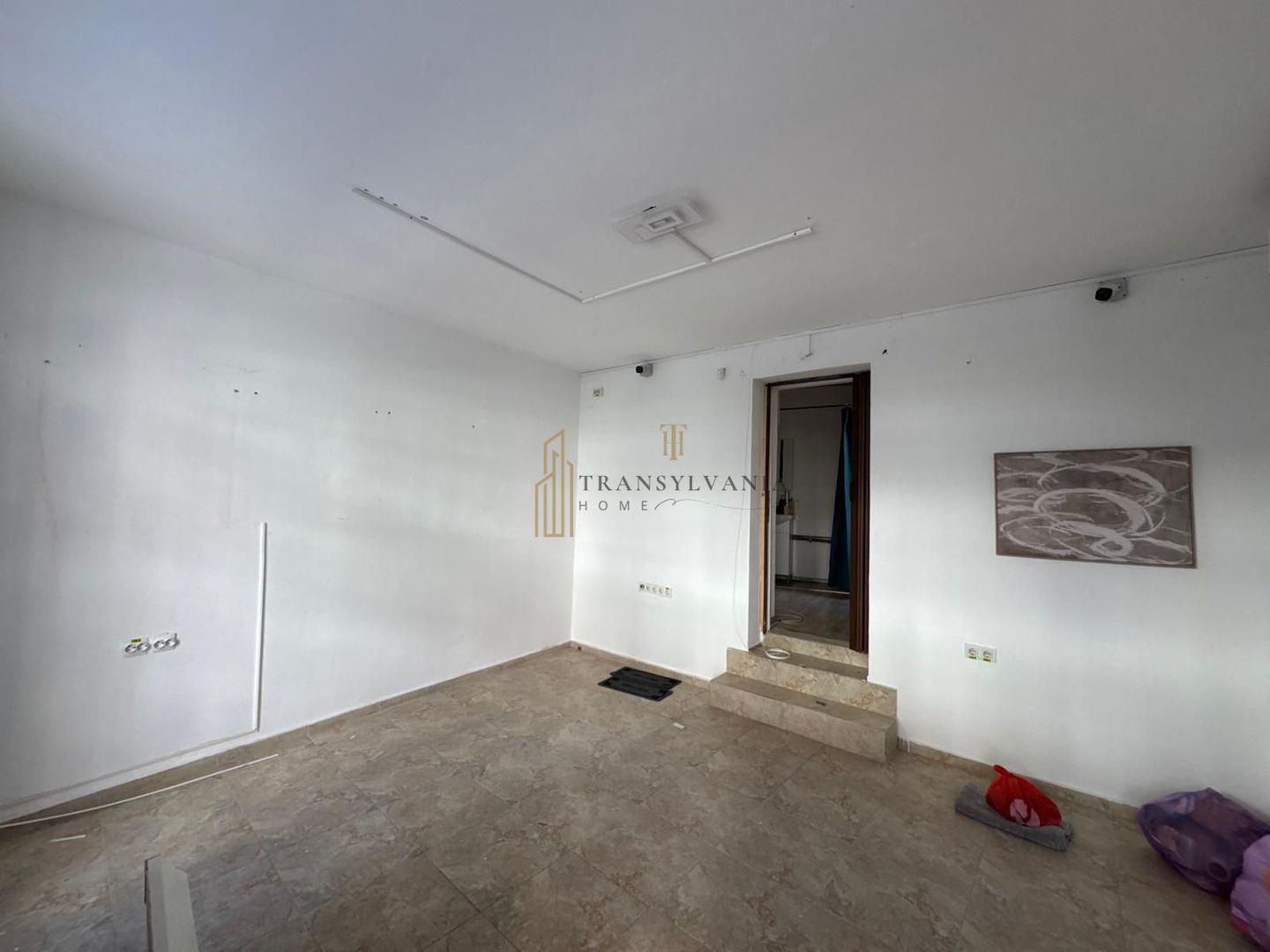 Spațiu comercial de închiriat în zona istorică cu vad pietonal - Poză 4