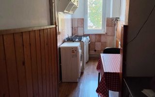 Apartament cu 3 camere de inchiriat-Str Godeanu-Zona Dambu - Poză 5