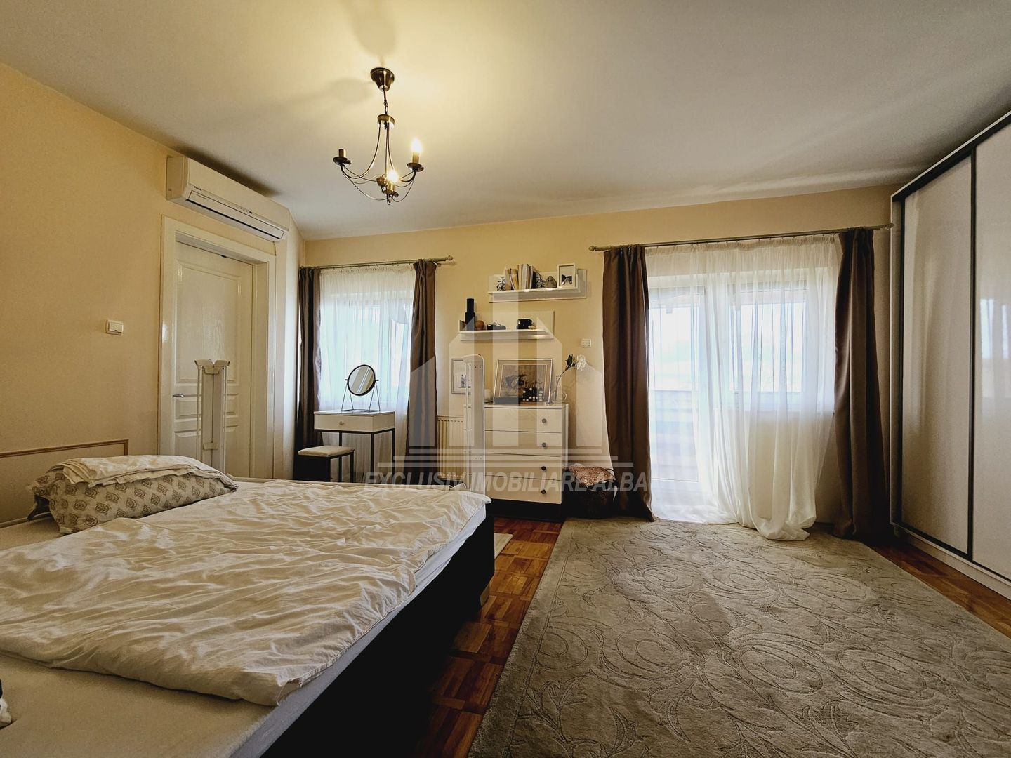 Casa individuala | Pensiune | 550 mp | 1100 mp teren | Cetate - Poză 10