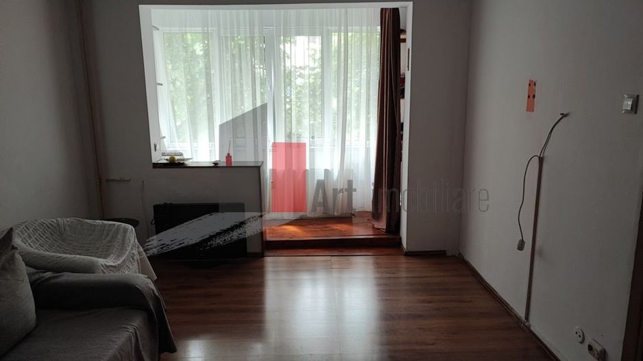 3 Camere Vitan - Poză 2