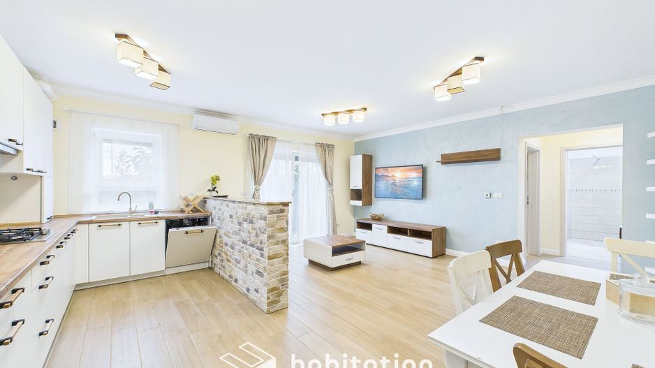 Apartament spațios cu curte și garaj – confortul unei case moderne - Poză 1