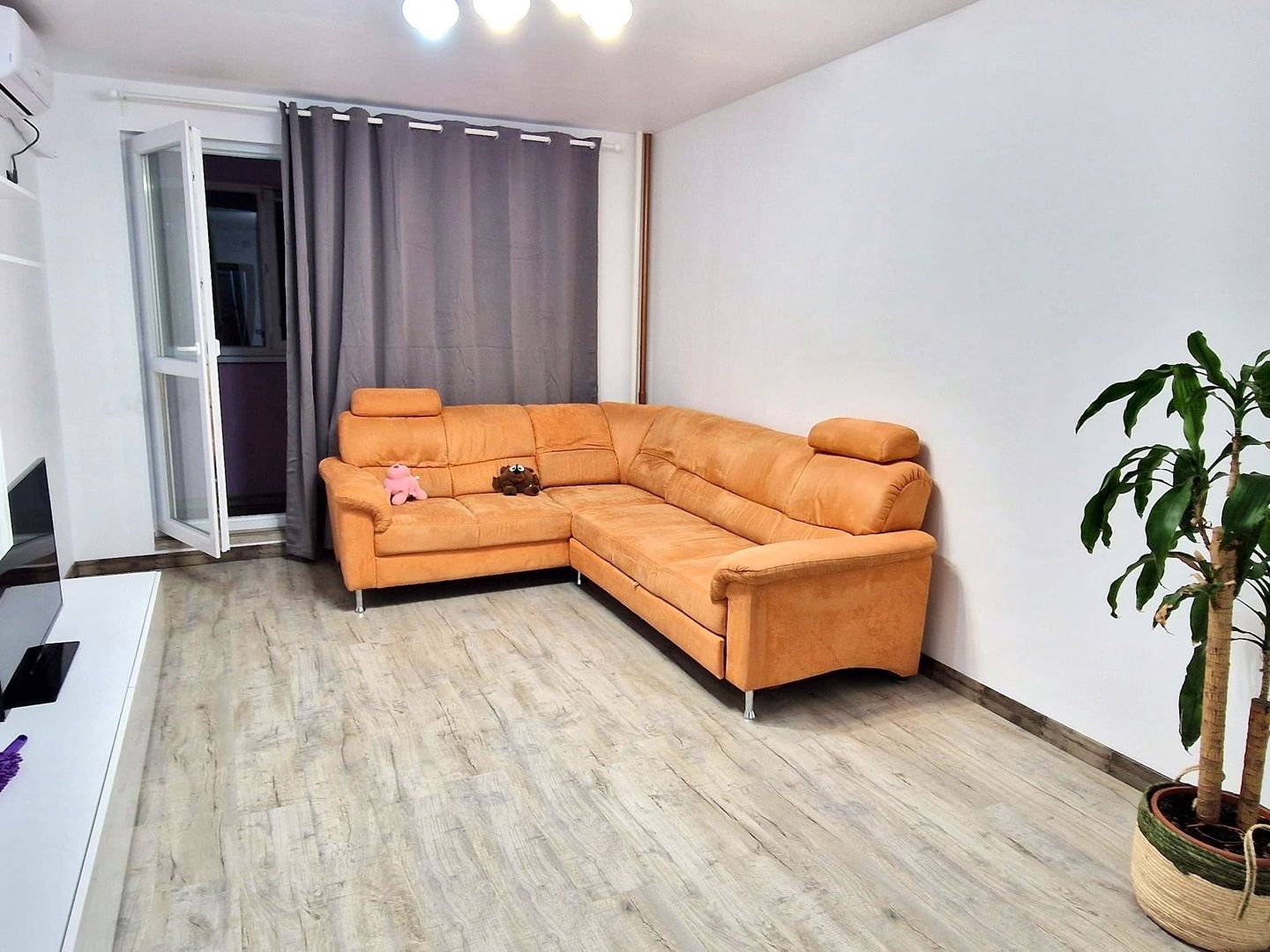 Închiriere Apartament cu 3 camere, mobilat complet, etaj 1, metrou Dristor - Poză 6