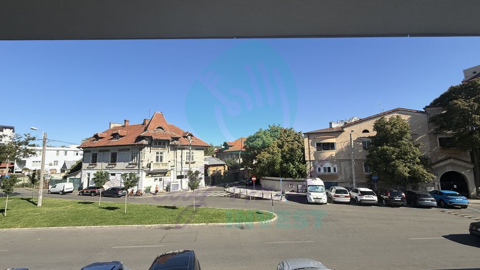 Apartament cu LIFT IN INTERIOR si doua terase de 21 mp in total - Poză 2
