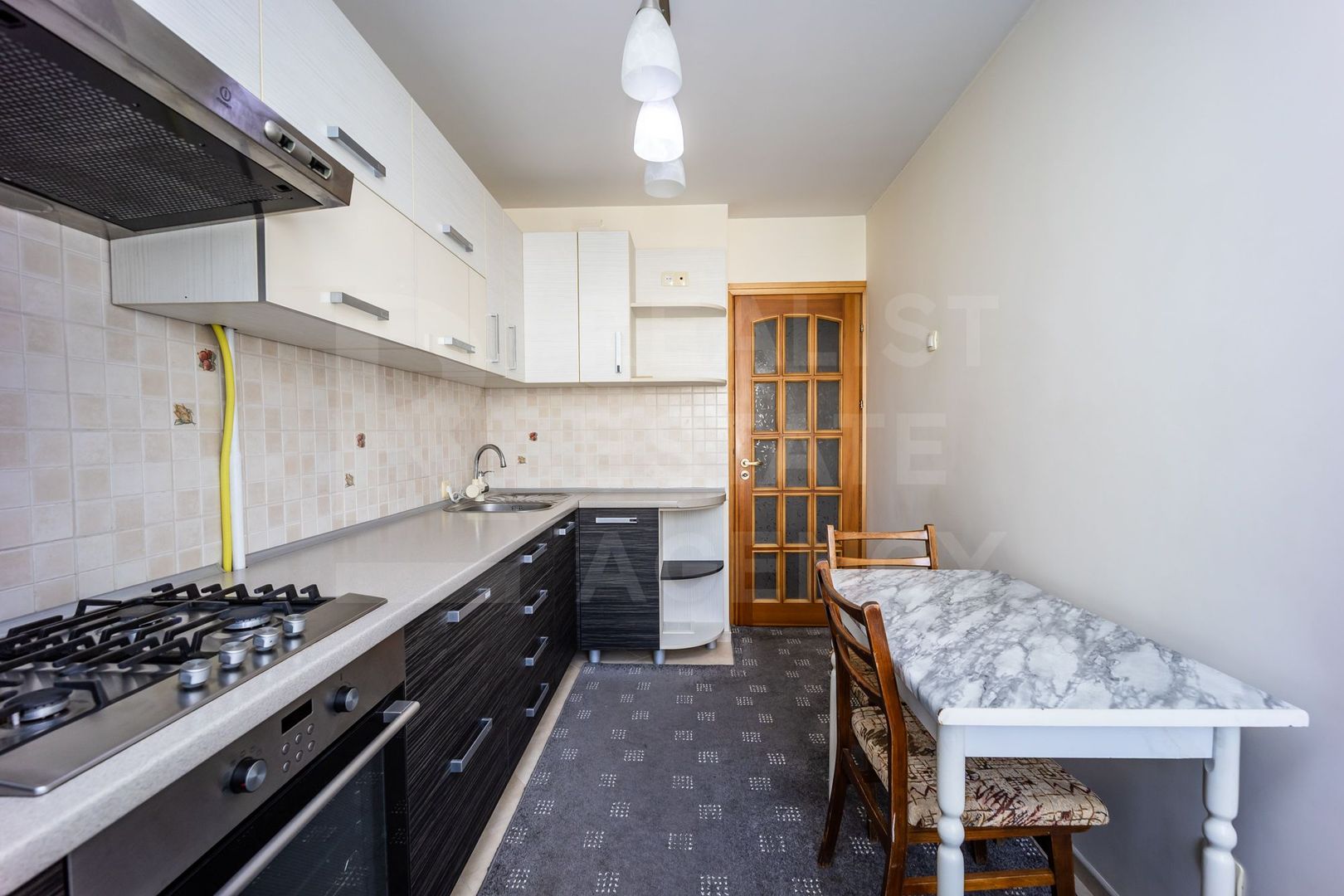 Vânzare, apartament 4 camere 86 mp , str. Milescu Spătaru, Ciocana - Poză 8