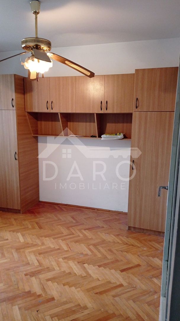 Vând apartament 3 camere - Poză 3