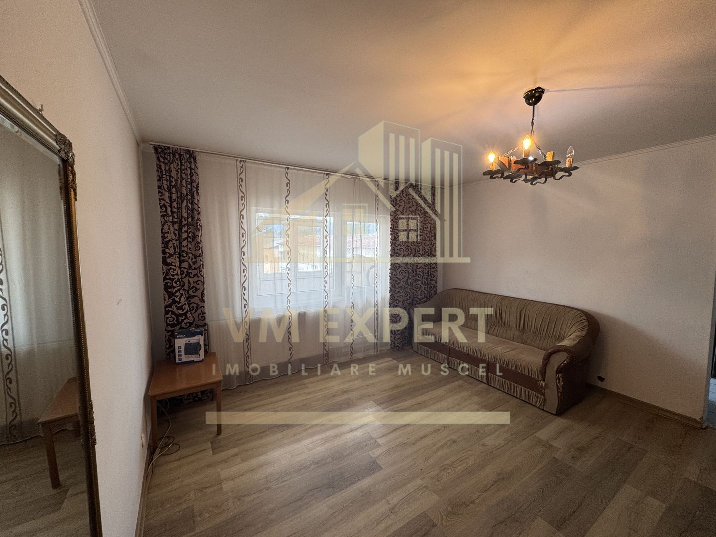 APARTAMENT 2 CAMERE ETAJ 4 VISOI - Poză 12