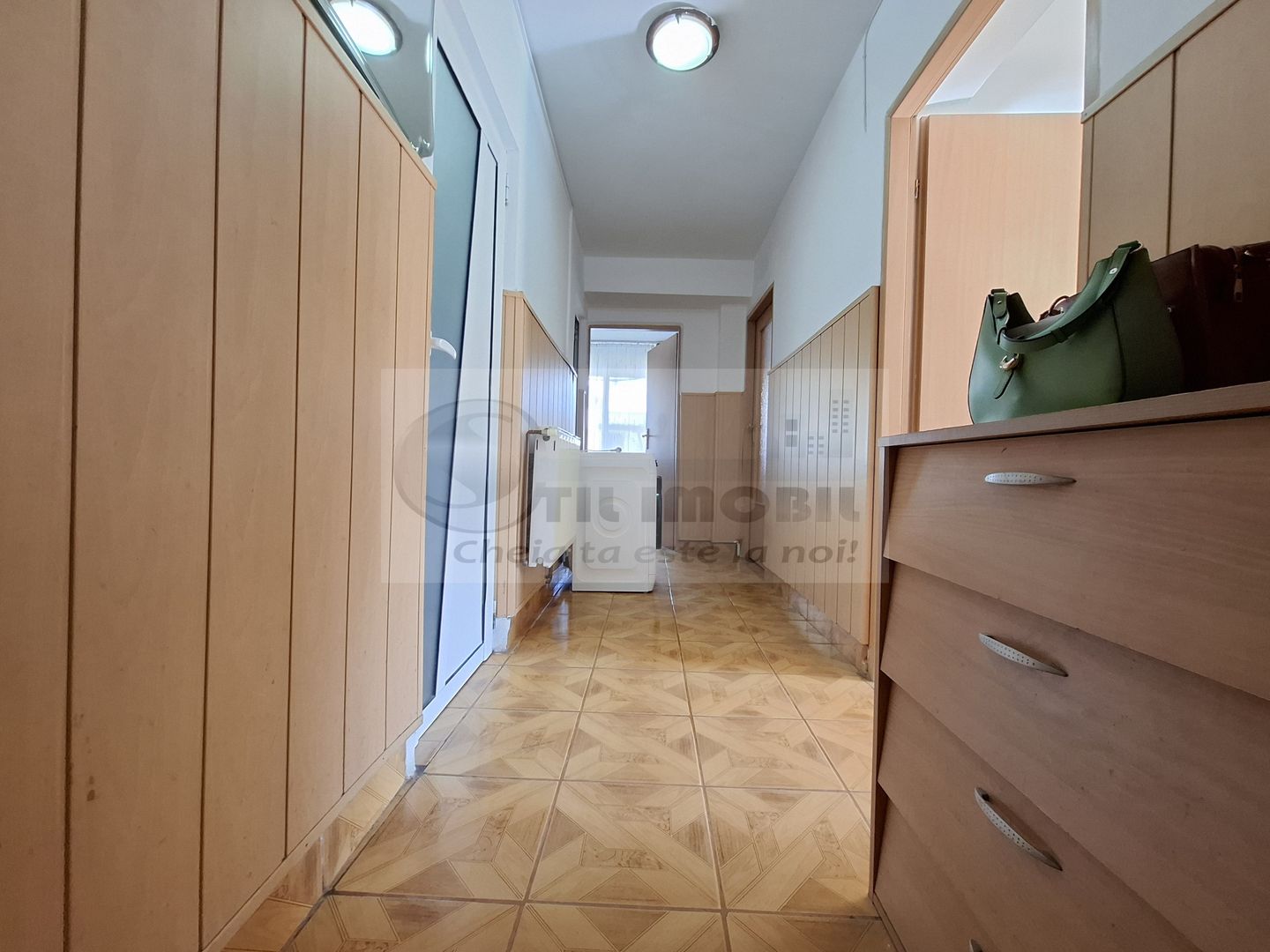 Liber, de vanzare apartament 3 camere Valea Lupului Iasi, baie cu geam - Poză 8