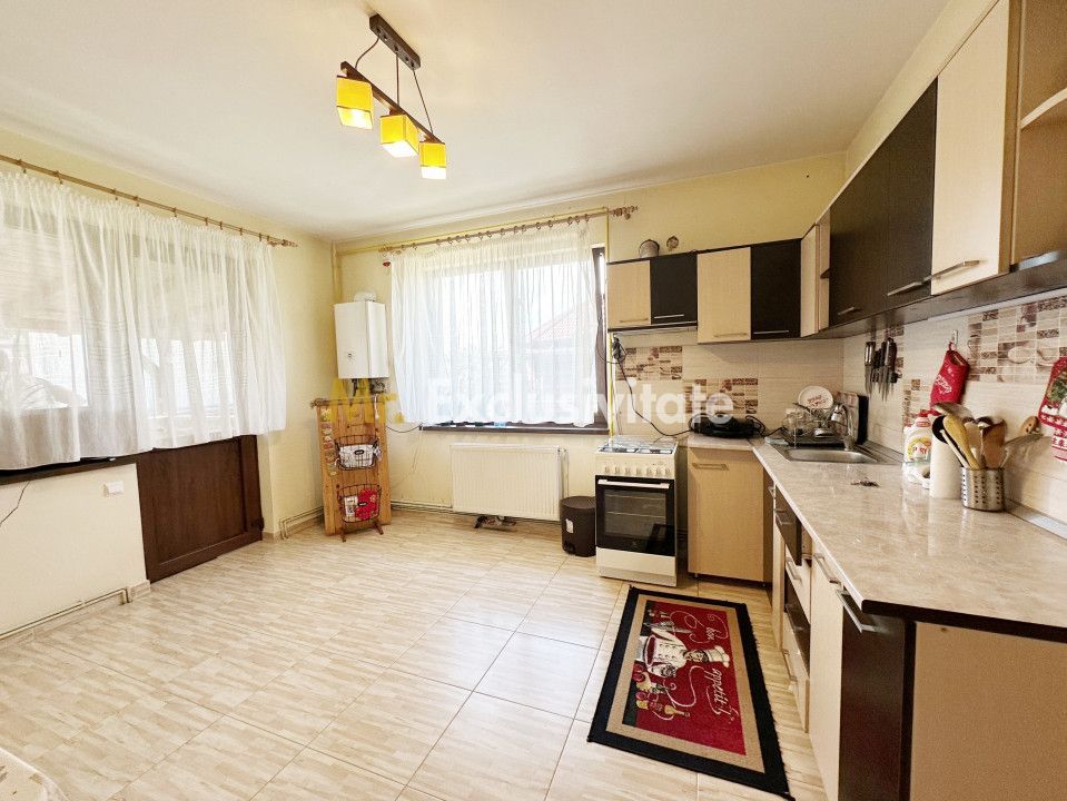 Inchiriere Casa 3 camere + curte generoasa 500 mp - Poză 8