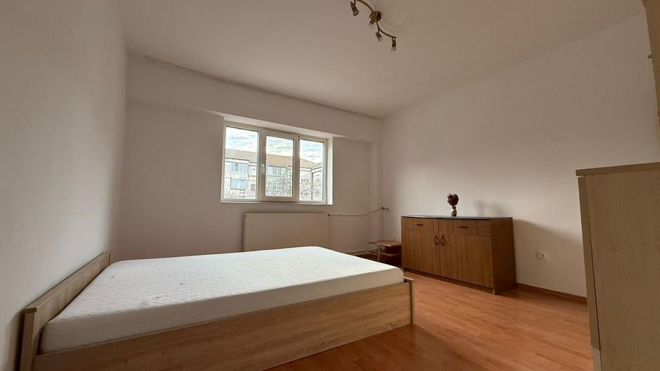 Chirie, apartament, 1 camera, 30 mp, Traian Lalescu Oradea. 250 E/lună - Poză 1