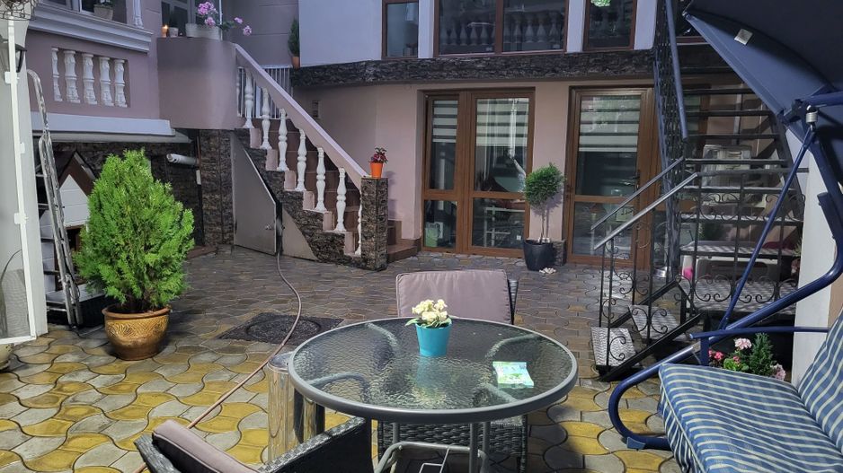 BRASADAS închiriază vila Bd. Ferdinand. - Poză 1